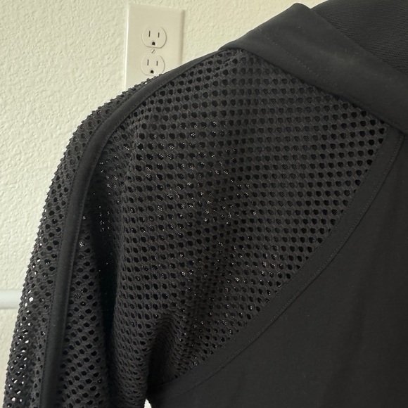 Lululemom Women's Black Mesh Sleeve Hoodie - Picture 3 of 5